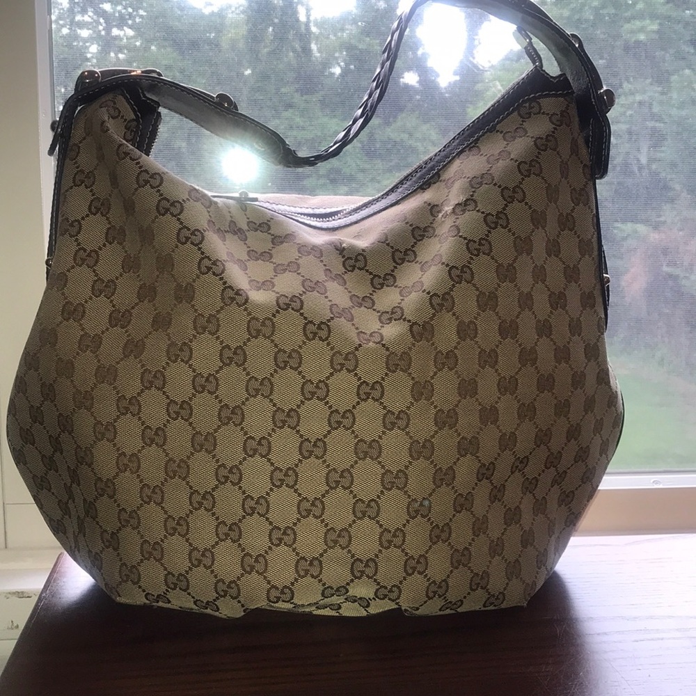 Authentic Gucci GG handbag